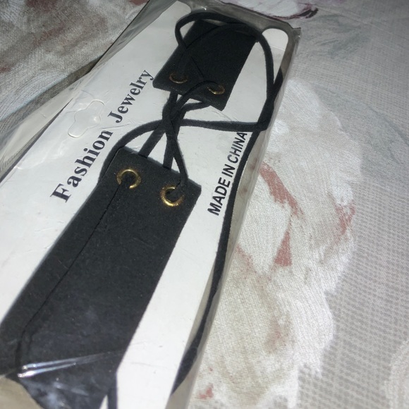 Front Lace Up Choker. - Picture 8 of 9